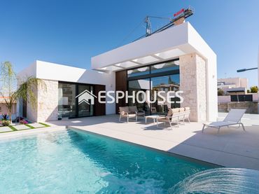 Villa avec balcon à vendre à Ciudad Quesada