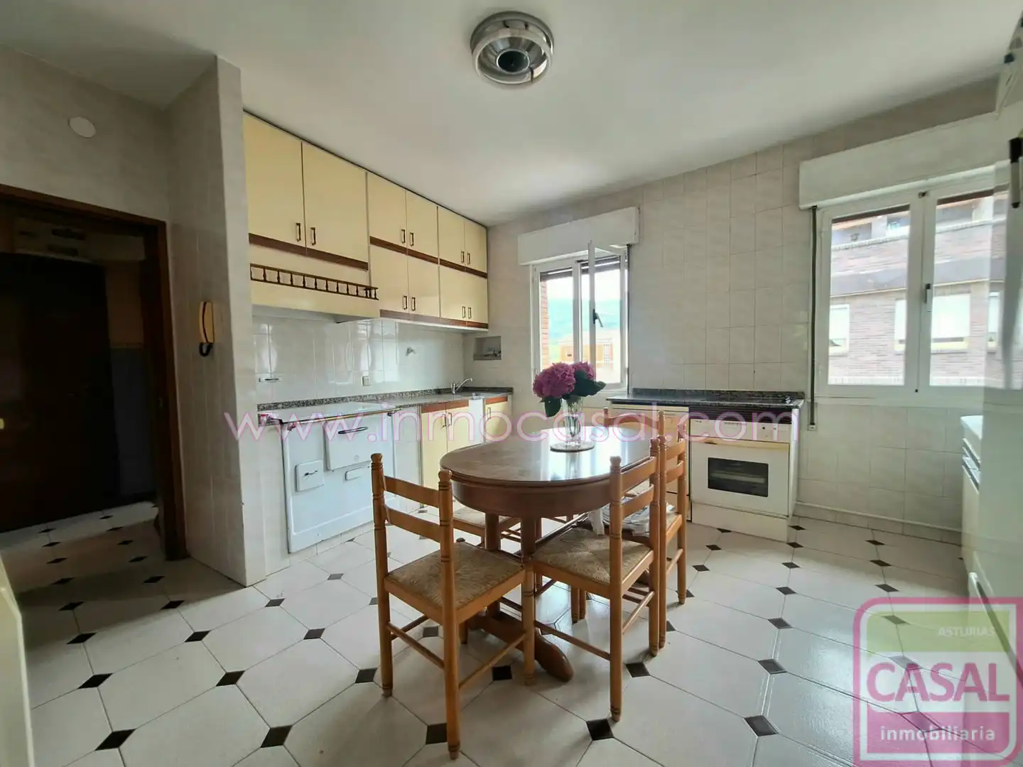 Cocina de Piso en venta en Mieres (Asturias) con Calefacción y Amueblado