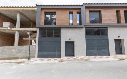 Vista exterior de Casa adosada en venda en Padul amb Calefacció, Terrassa i Traster