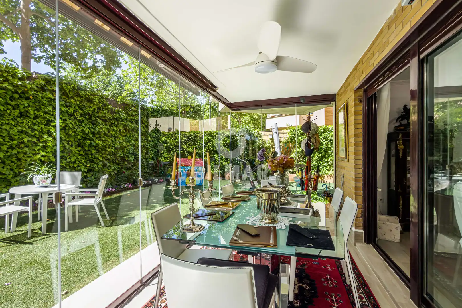 Terrasse von Erdgeschoss zum Verkauf in Boadilla del Monte mit Heizung, Privatgarten und Schwimmbad
