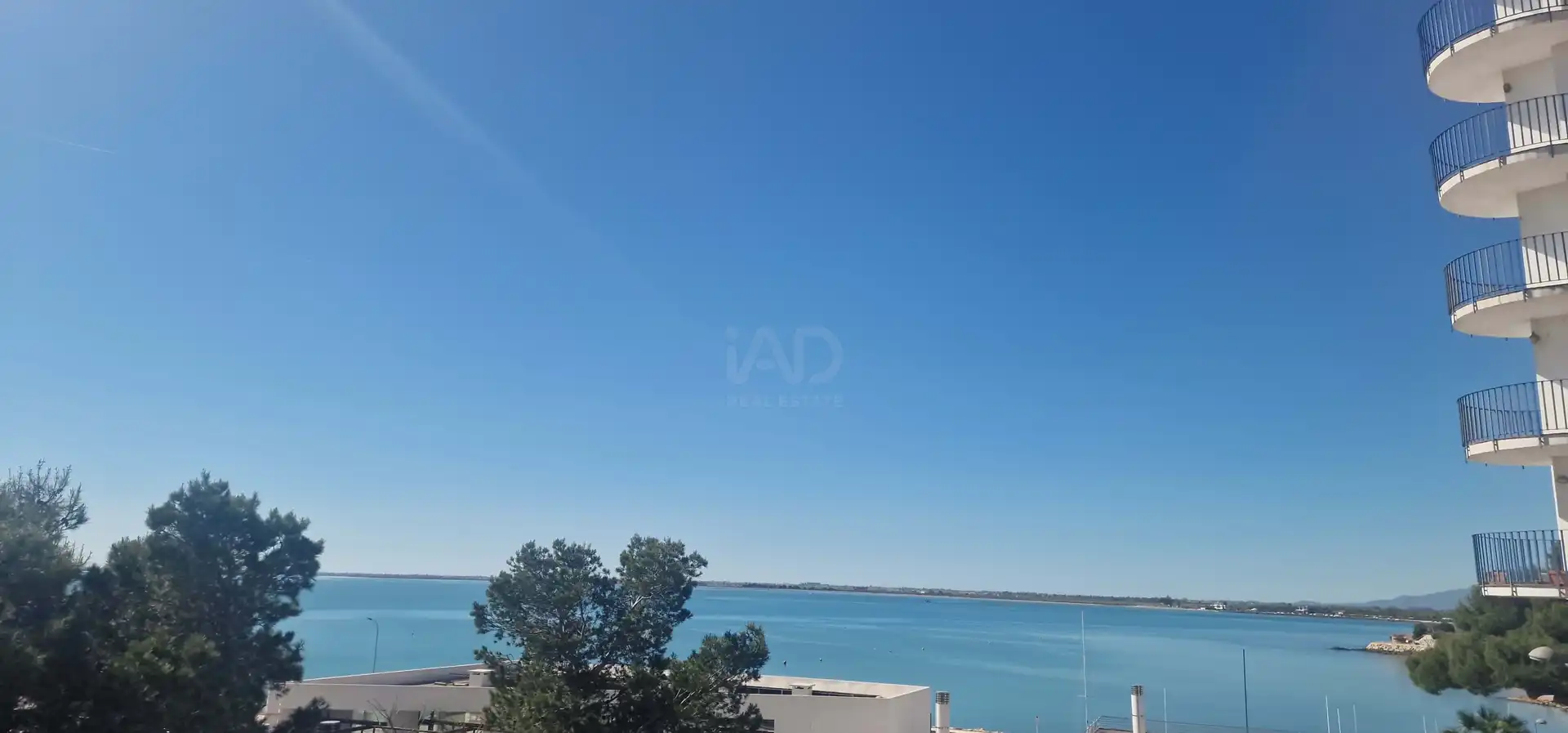 Edificio en venta en L'Ampolla