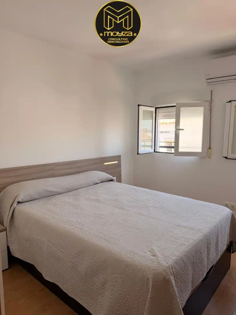 Bedroom of Flat for rent in Jaén  with Air Conditioner and Heating