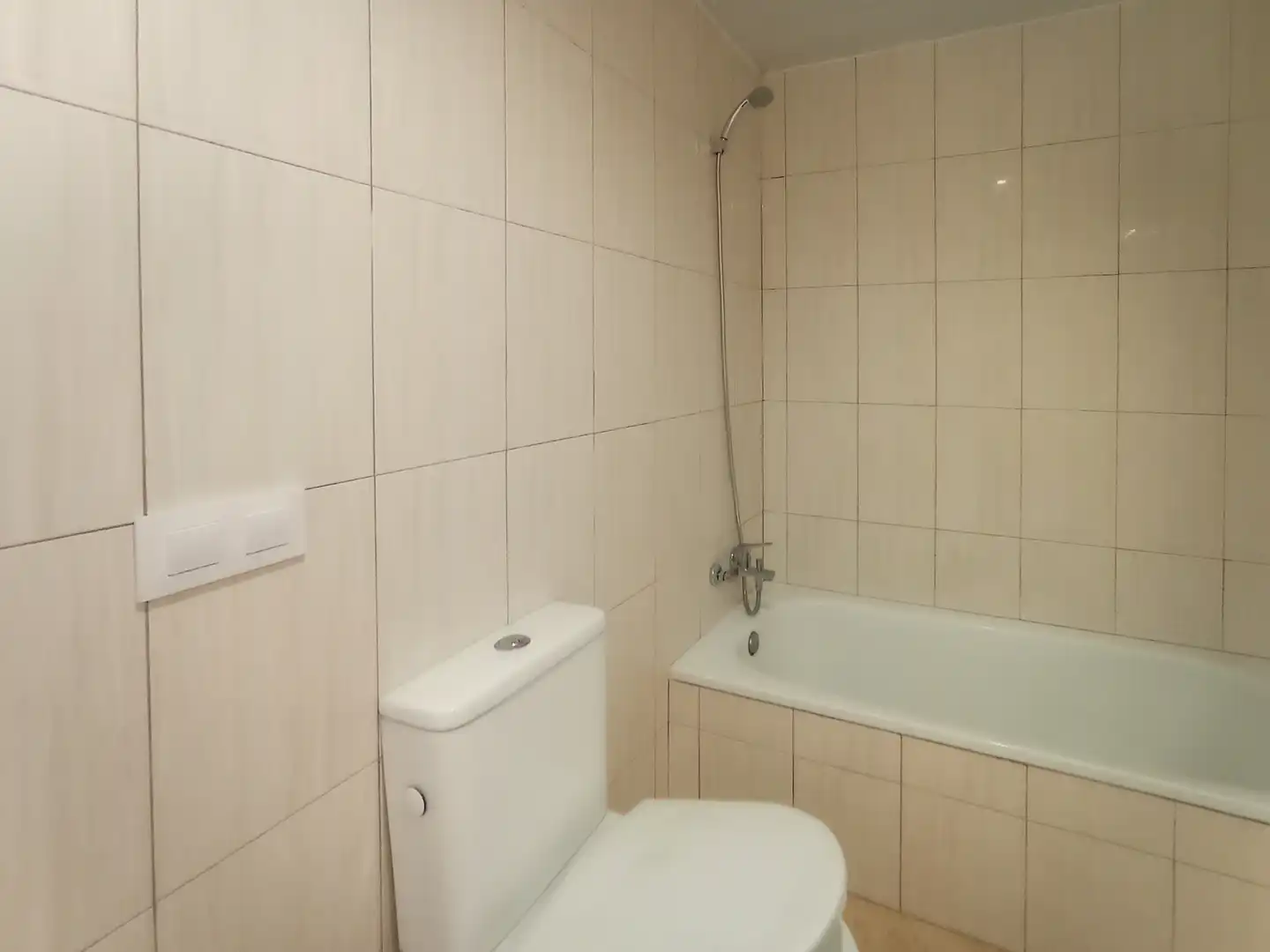 Bany de Planta baixa en venda en Palafrugell amb Parquet, Forn i Alarma