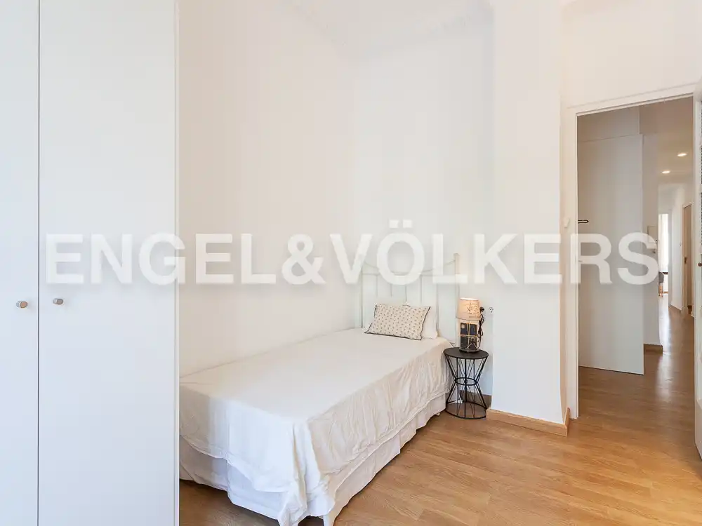 Bedroom of Flat for rent in Valencia  with Heating, Parquet flooring and Terrace