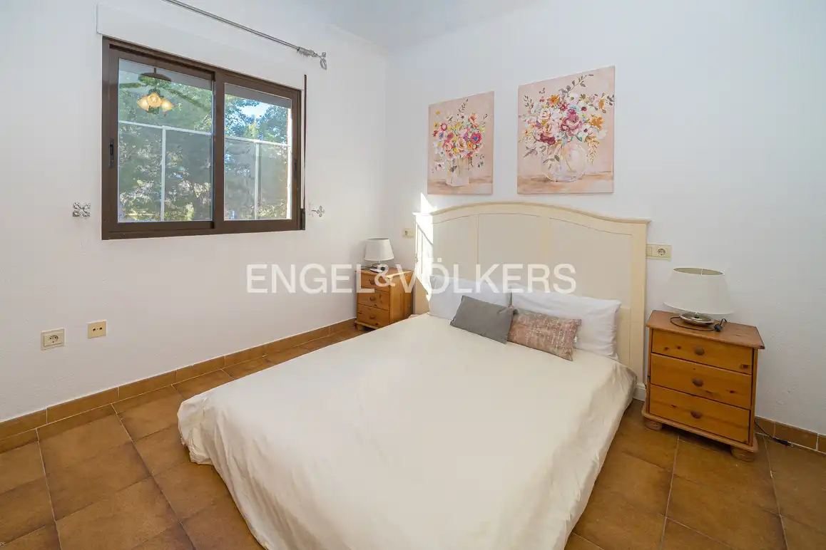 Habitación de Casa adosada en venta en Benidorm con Aire acondicionado, Jardín privado y Piscina comunitaria
