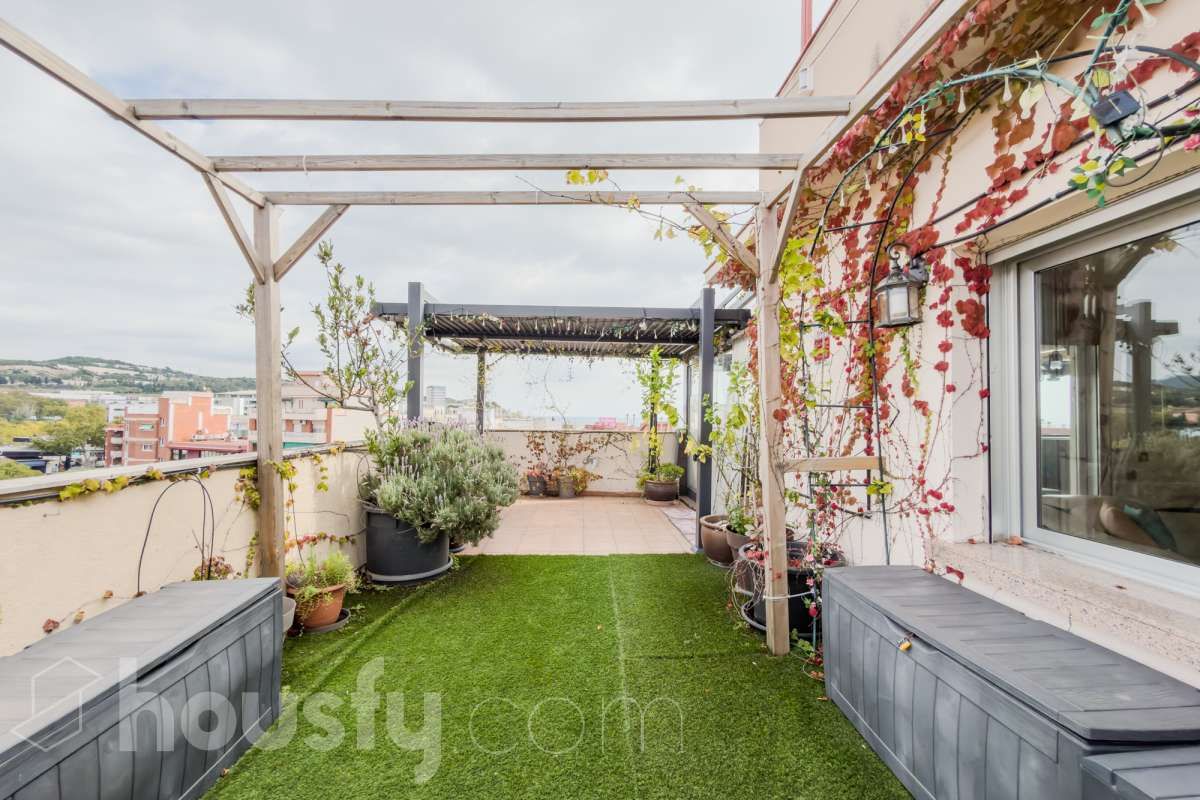 Terrassa de Àtic en venda en Badalona amb Aire condicionat, Calefacció i Jardí privat