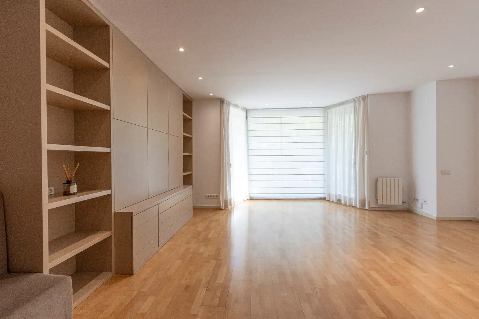 Wohnzimmer von Wohnung zum Verkauf in Barcelona mit Klimaanlage, Heizung und Parkett