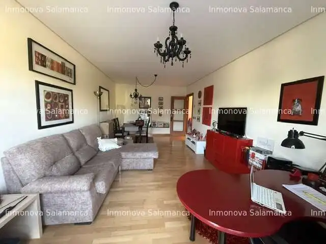 Sala d'estar de Pis de lloguer en Salamanca amb Calefacció, Moblat i Piscina comunitària