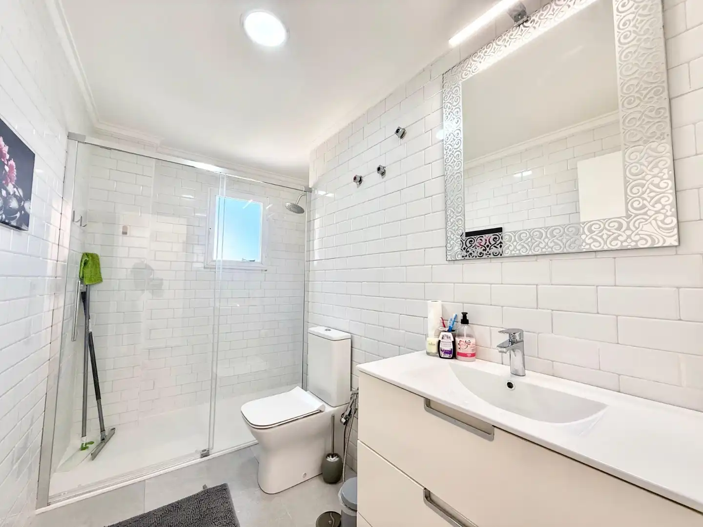 Badezimmer von Wohnungen zur Miete in Torrevieja mit Klimaanlage, Heizung und Terrasse