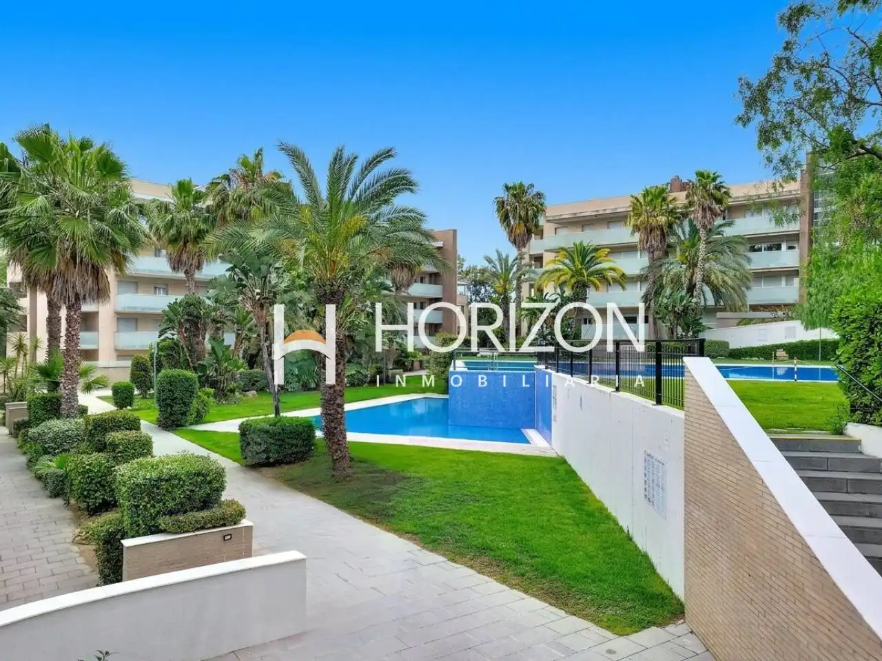 Außenansicht von Wohnungen zum Verkauf in Salou mit Klimaanlage, Heizung und Terrasse
