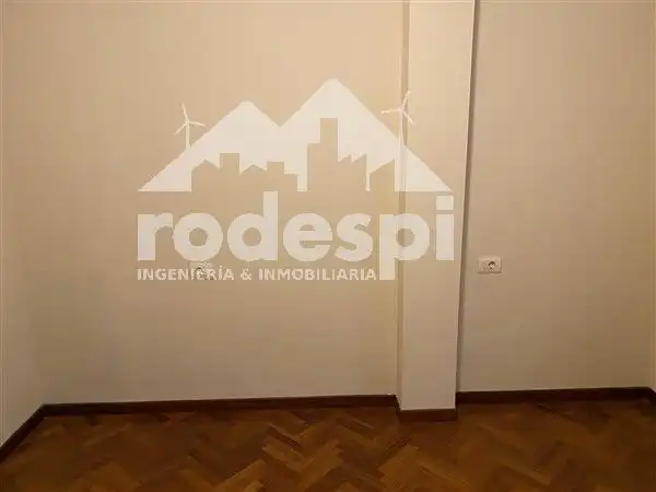 Wohnung zur Miete in Ribadavia mit Heizung und Abstellraum