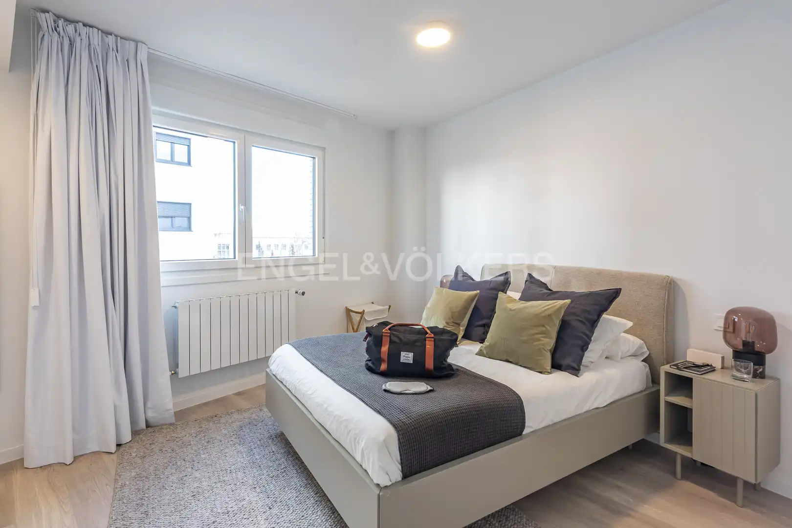Bedroom of Flat for rent in Madrid  with Air Conditioner, Heating and Swimming Pool