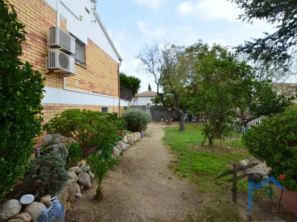 Jardín de Casa o chalet en venta en Sant Llorenç d'Hortons