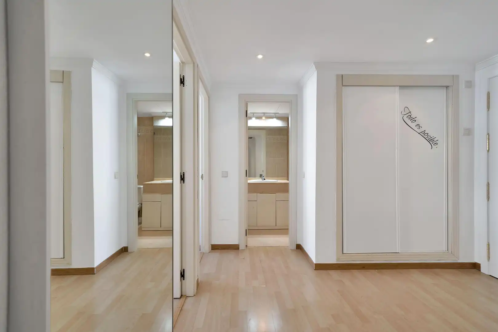Habitación de Apartamento en venta en Marbella con Aire acondicionado, Calefacción y Jardín privado