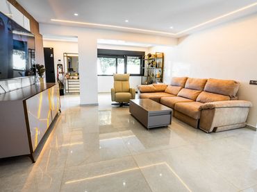 Villa mit Balkon zum Verkauf in Calle Dunas de Casasola 9E