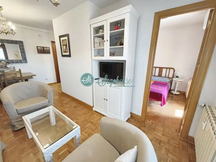 Sala de estar de Piso en venta en Segovia con Calefacción, Parquet y Terraza