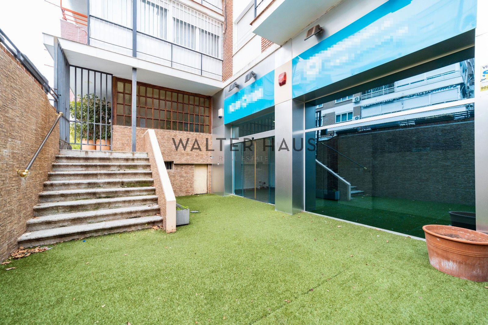 Exterior view of Premises for sale in  Madrid Capital  with Air Conditioner