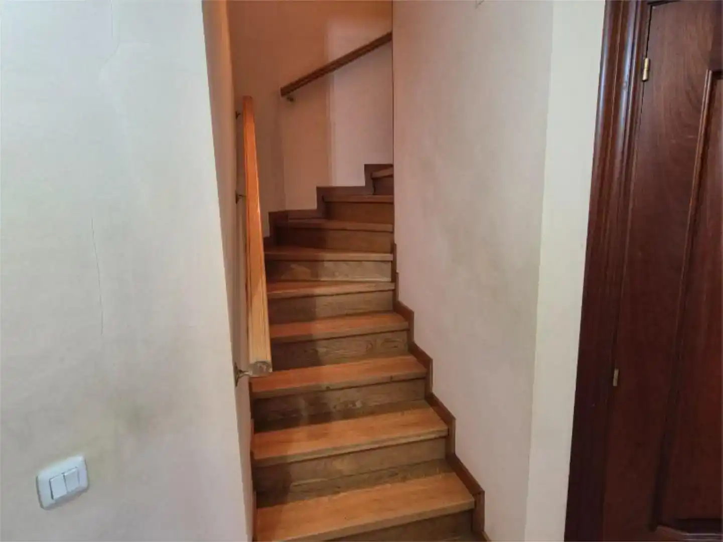 Casa adosada en venta en Oviedo  con Parquet y Balcón