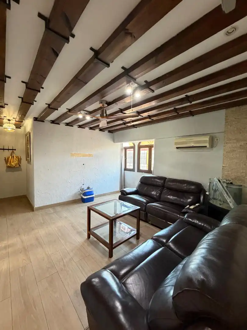 Living room of Flat for sale in Sevilla  with Air Conditioner and Balcony