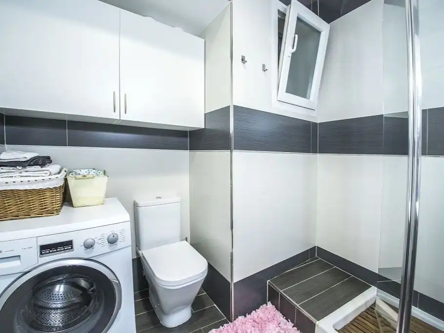 Baño de Apartamento de alquiler en Lloret de Mar con Aire acondicionado, Parquet y Trastero
