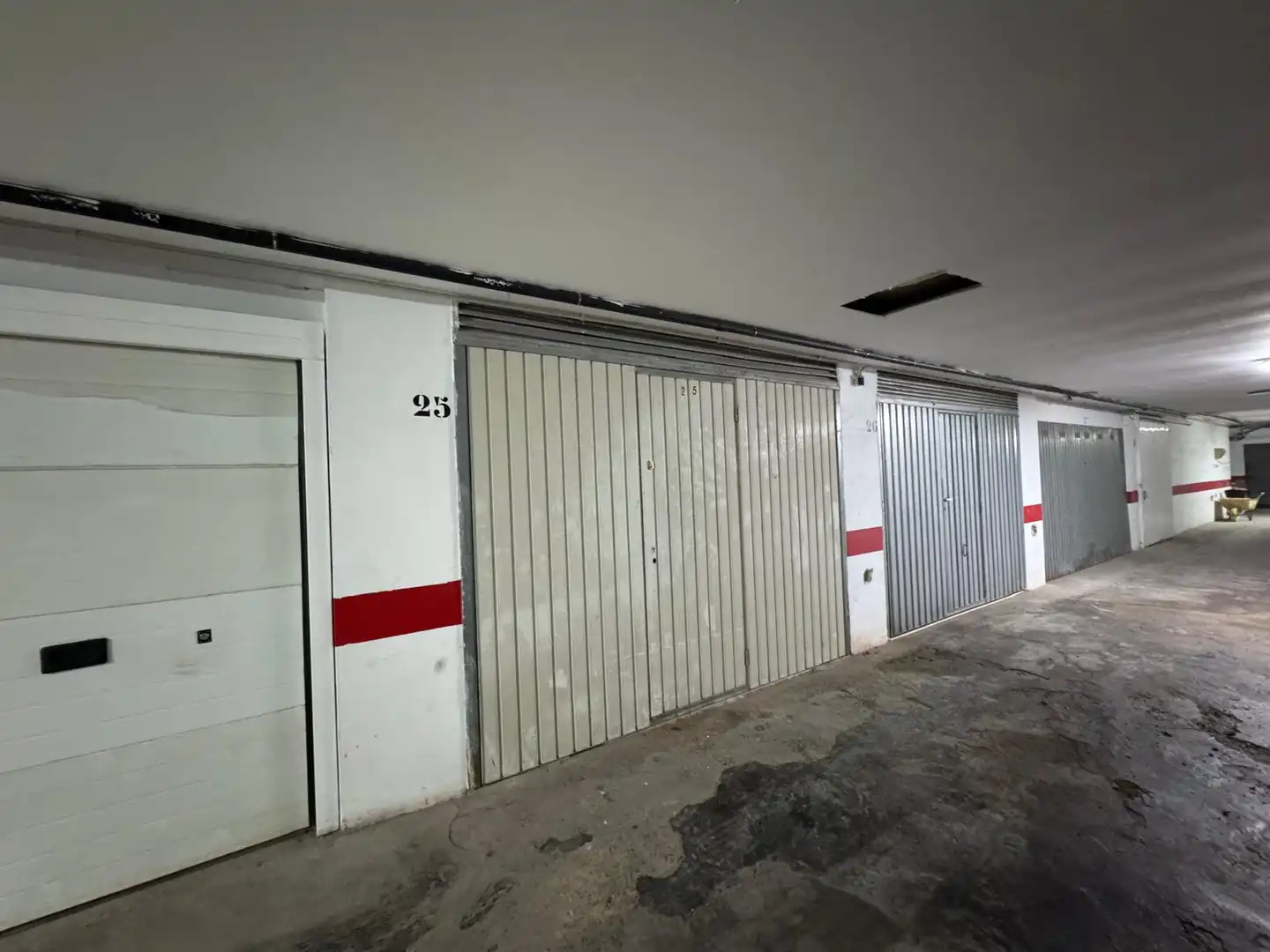 Aparcament de Pis en venda en Torrevieja amb Aire condicionat, Jardí privat i Piscina