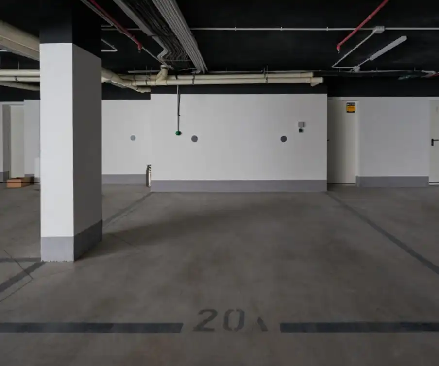 Parkplatz von Wohnung zum Verkauf in Marbella mit Terrasse, Abstellraum und Schwimmbad
