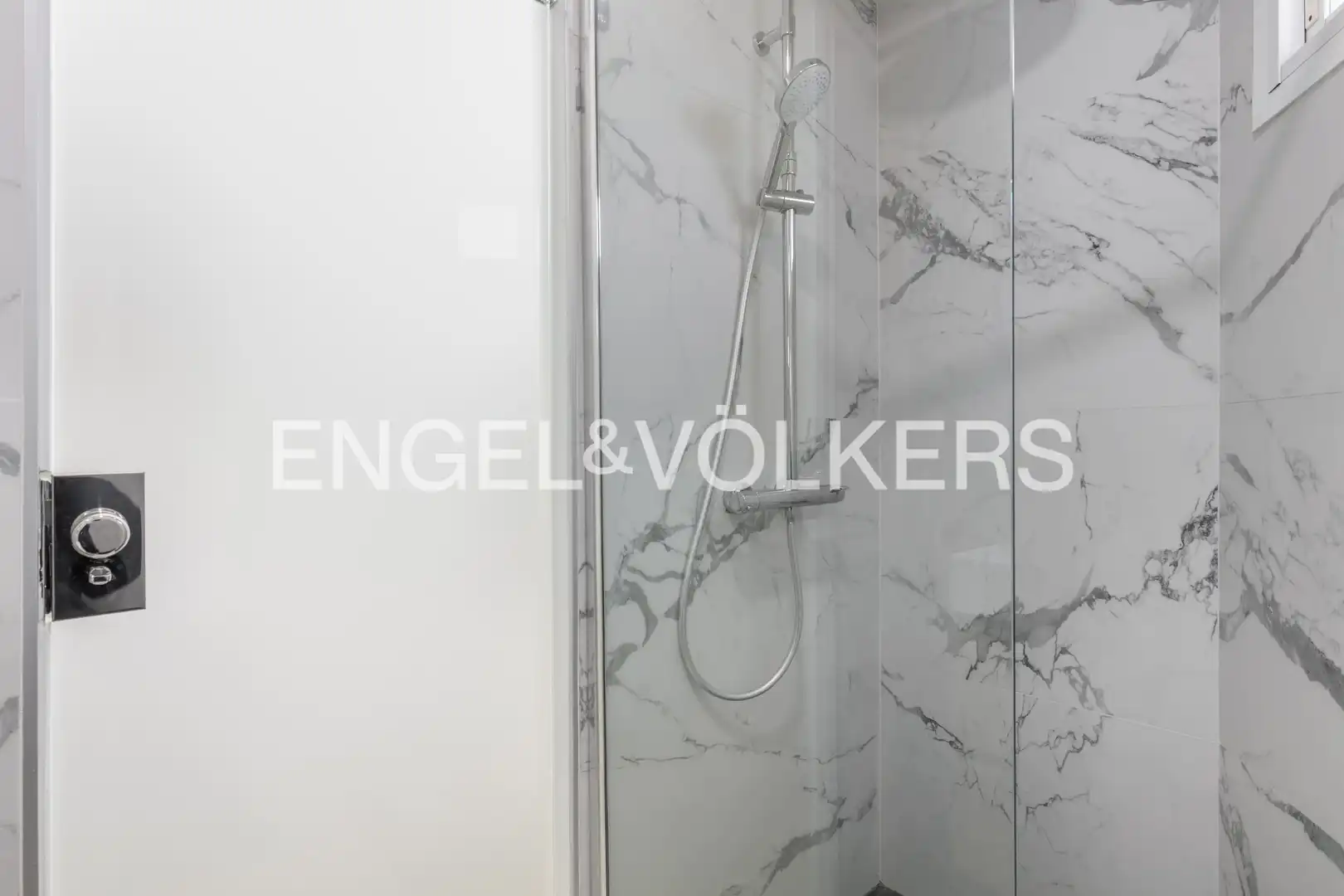 Baño de Piso en venta en Madrid con Aire acondicionado, Calefacción y Amueblado
