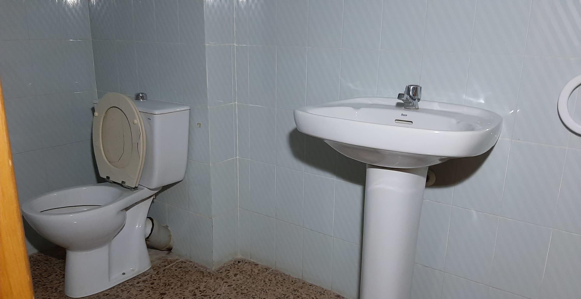 Bany de Local en venda en Ontinyent