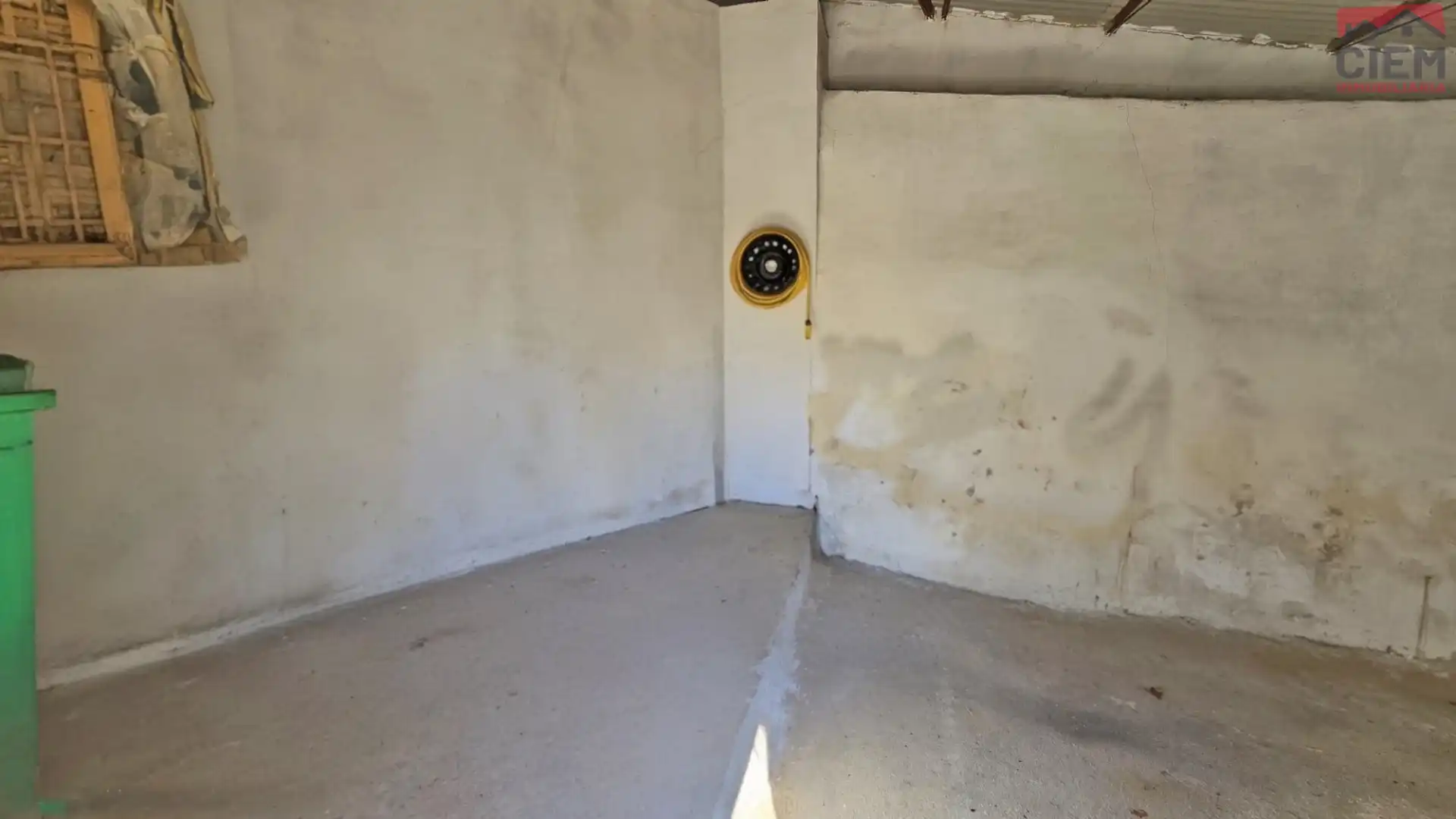 Houses for sale in Escurial  with Storage room and Furnished
