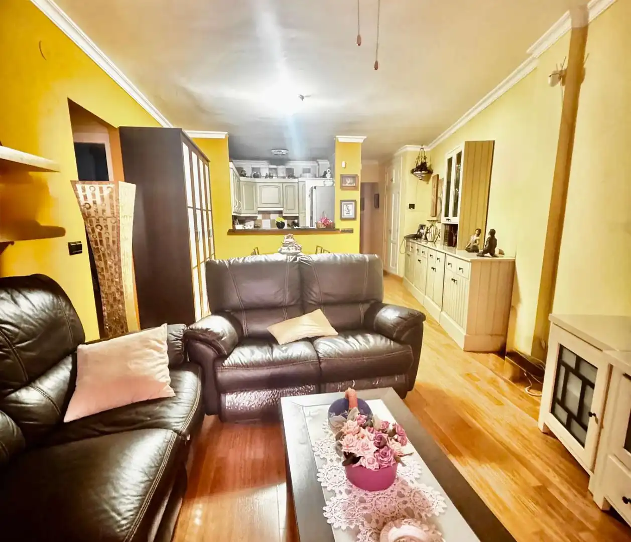 Sala de estar de Piso en venta en Torrox con Piscina y Amueblado
