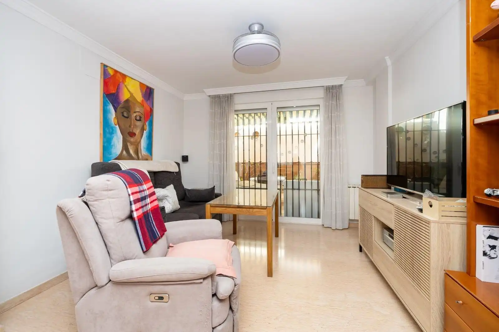 Sala de estar de Casa o chalet en venta en Granada con Aire acondicionado, Calefacción y Terraza