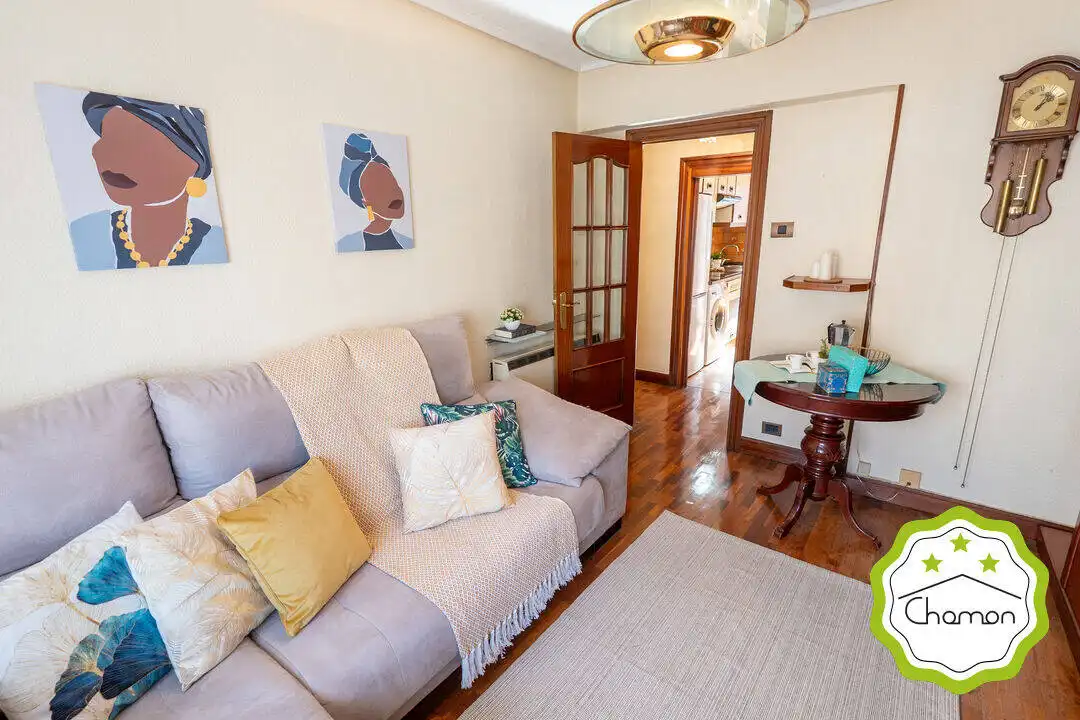 Sala de estar de Piso en venta en Bilbao  con Calefacción, Jardín privado y Amueblado