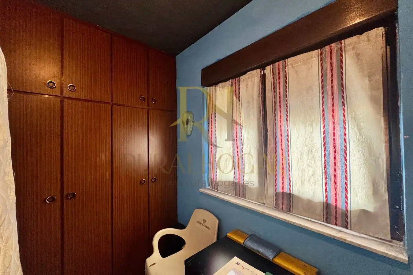 Bedroom of Commercial properties for sale in Villamanín  with Heating, Terrace and Furnished