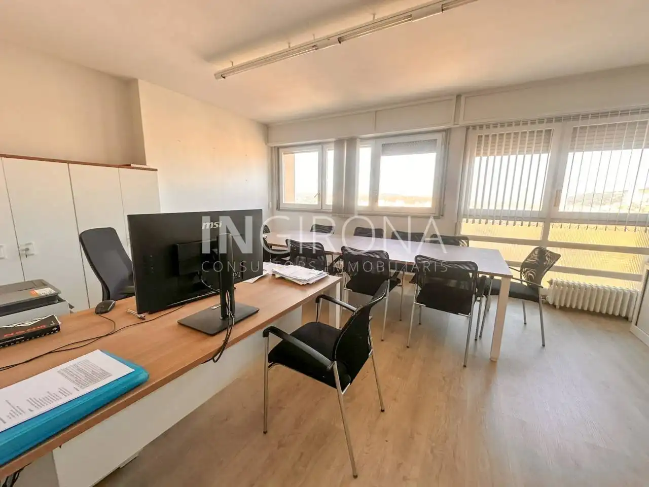 Office for sale in Girona  with Air Conditioner and Heating