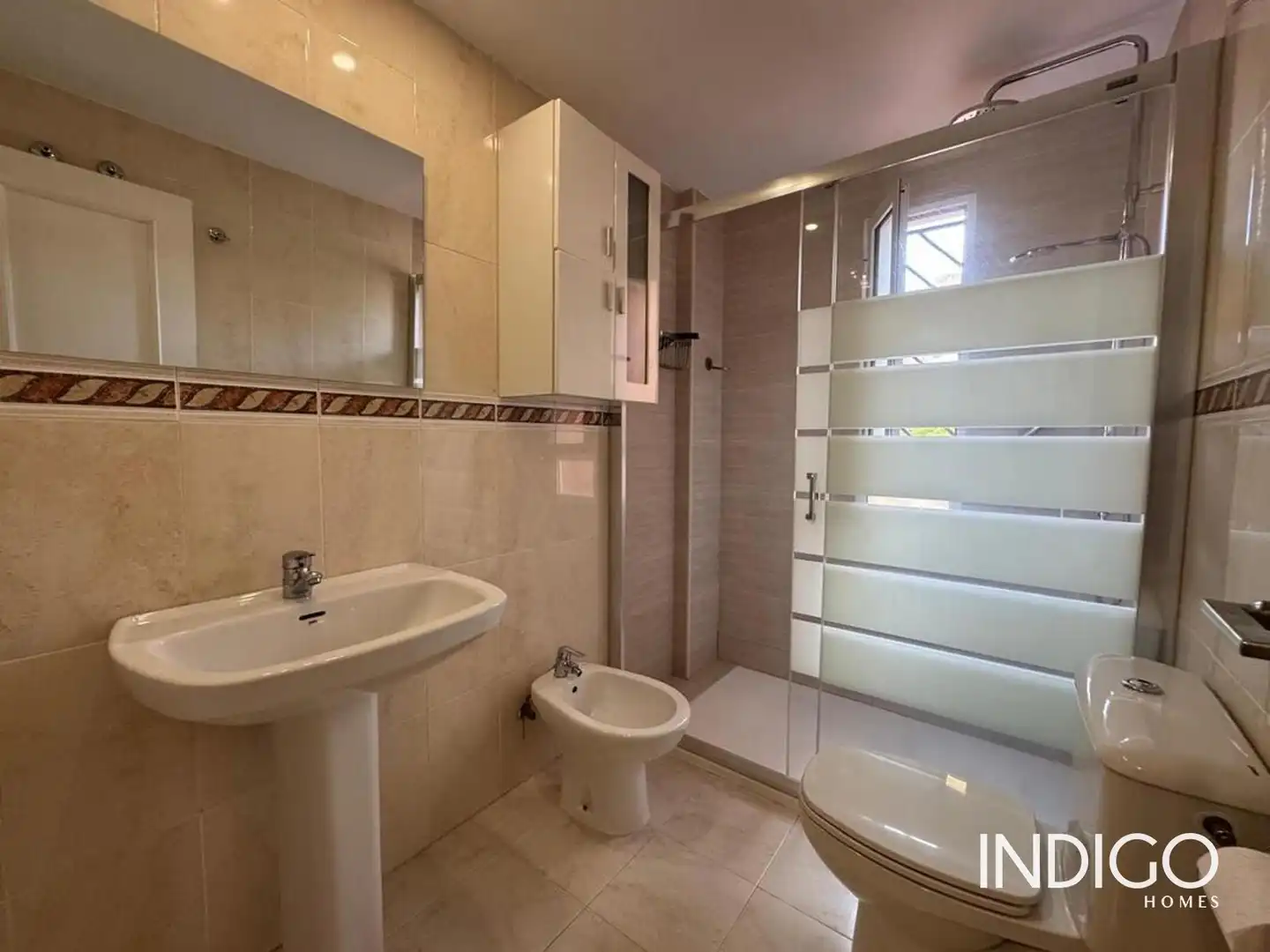 Baño de Piso en venta en Alicante / Alacant con Aire acondicionado, Calefacción y Piscina