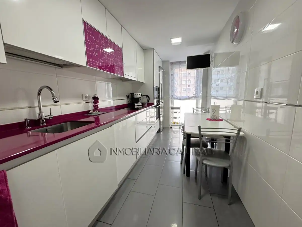 Cocina de Piso en venta en Burgos con Calefacción, Terraza y Trastero