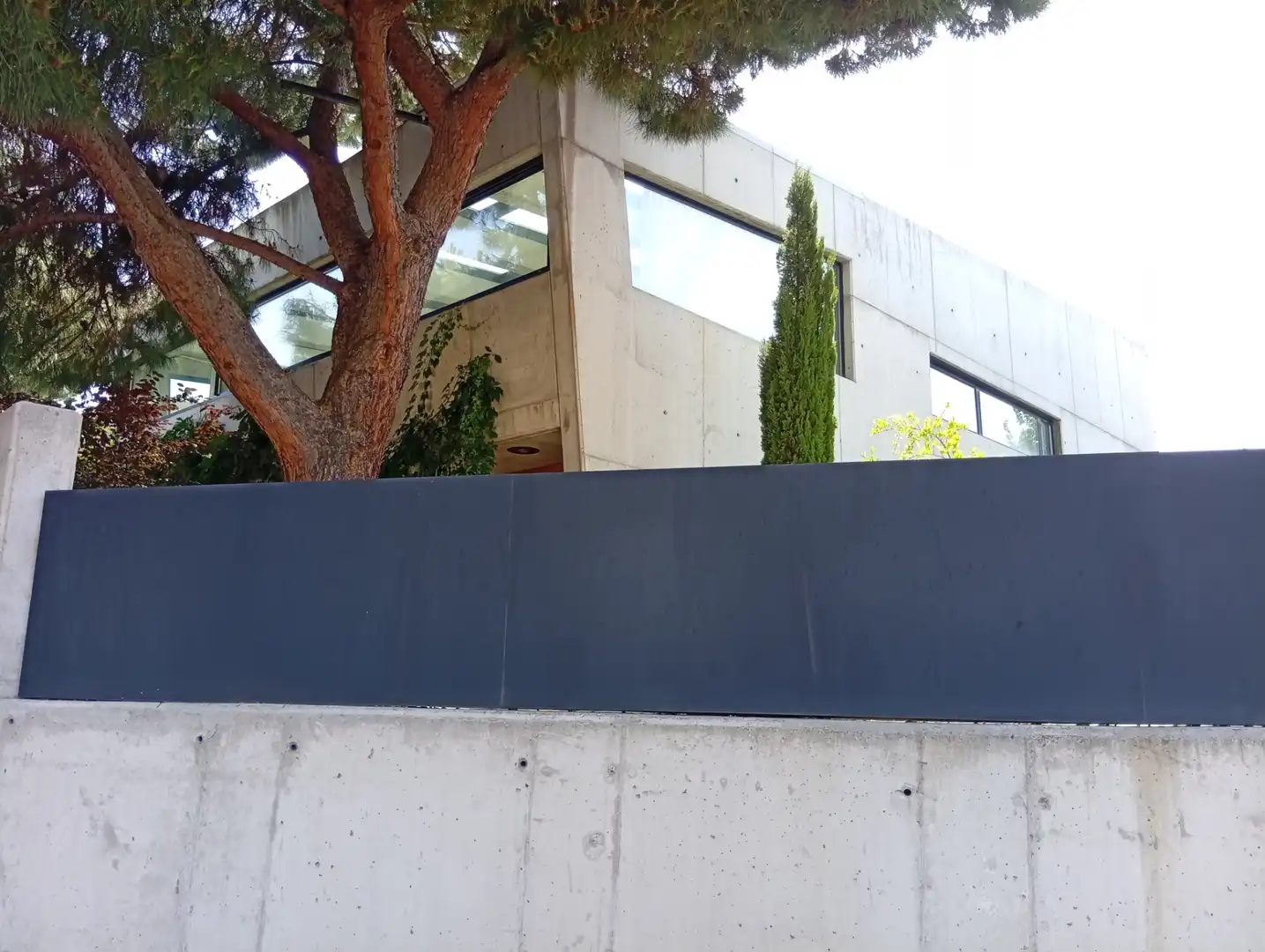 Vista exterior de Casa o xalet en venda en Pozuelo de Alarcón amb Aire condicionat, Calefacció i Jardí privat