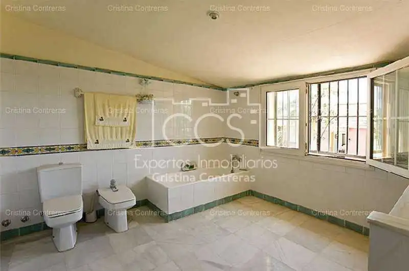 Baño de Finca rústica en venta en Alcalá de Guadaira con Jardín privado y Piscina