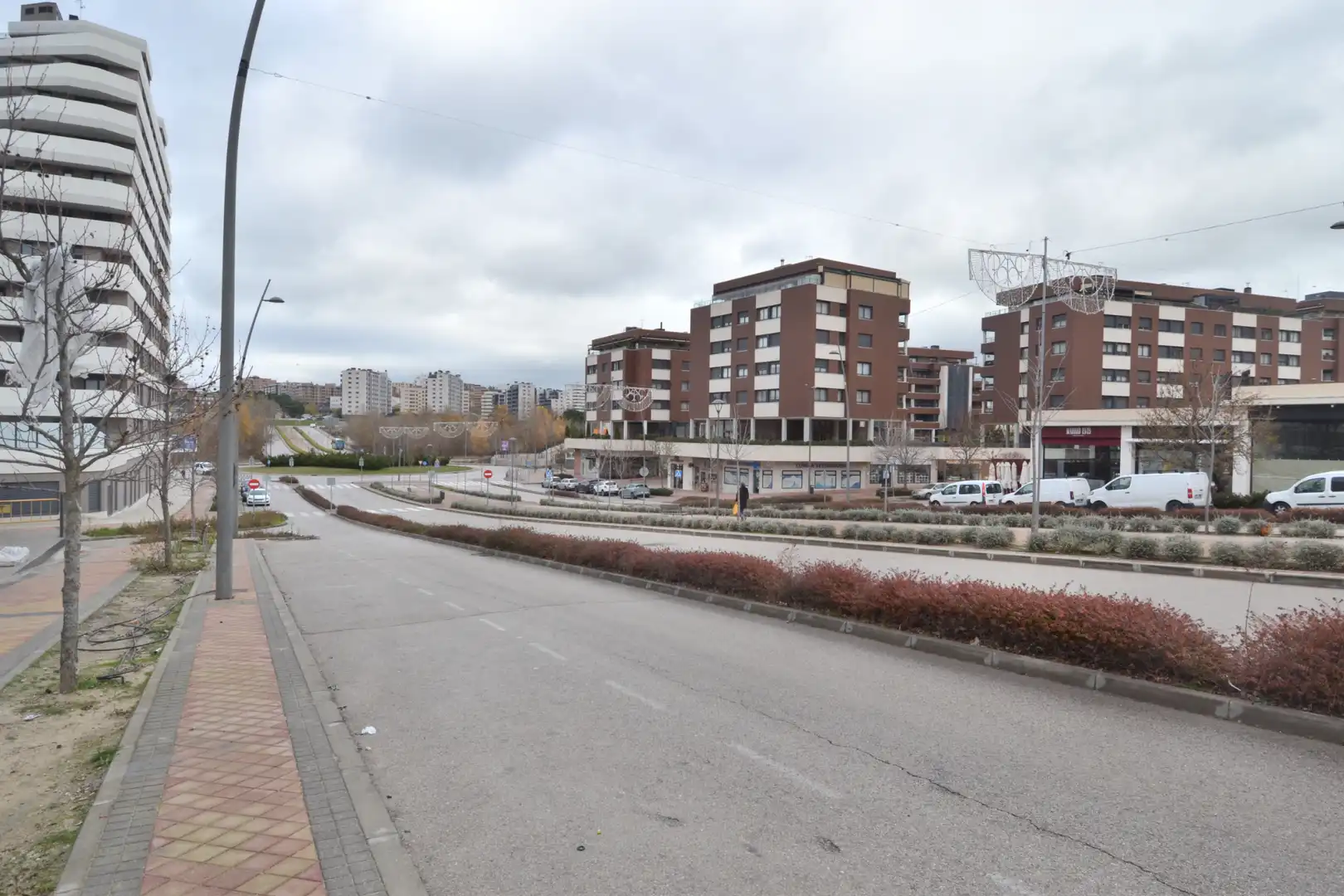 Gewerbefläche zur Miete in Avenida de Juan Pablo II 111, imagen 4