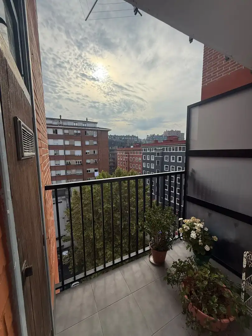 Flat with lift for sale in Ibaiondo, imagen 2