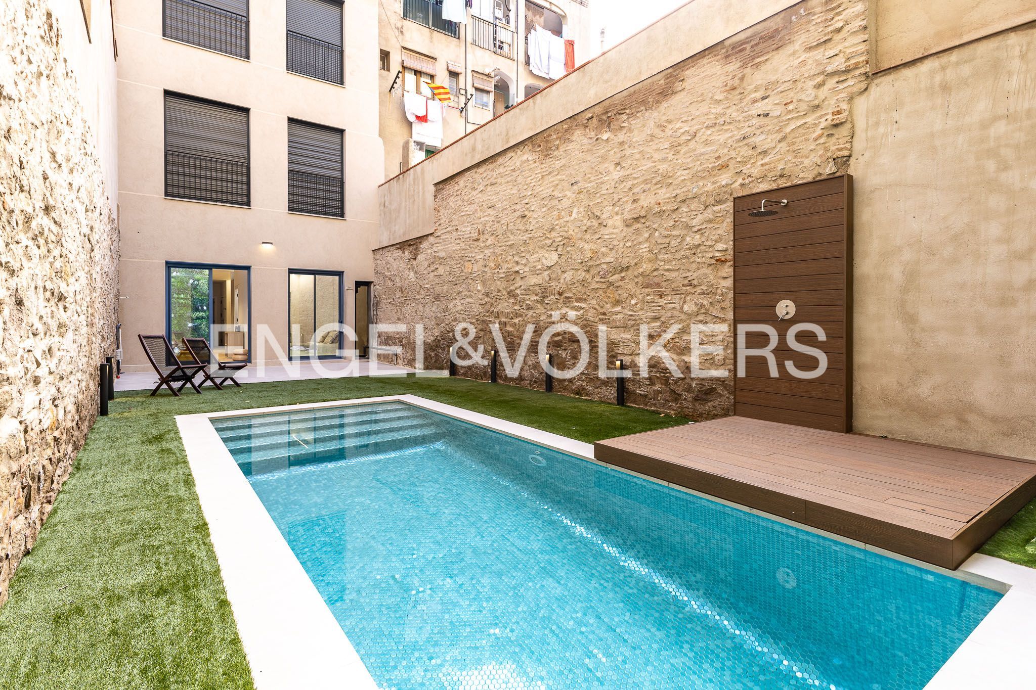 Piscina de Apartament en venda en  Barcelona Capital amb Aire condicionat, Calefacció i Jardí privat