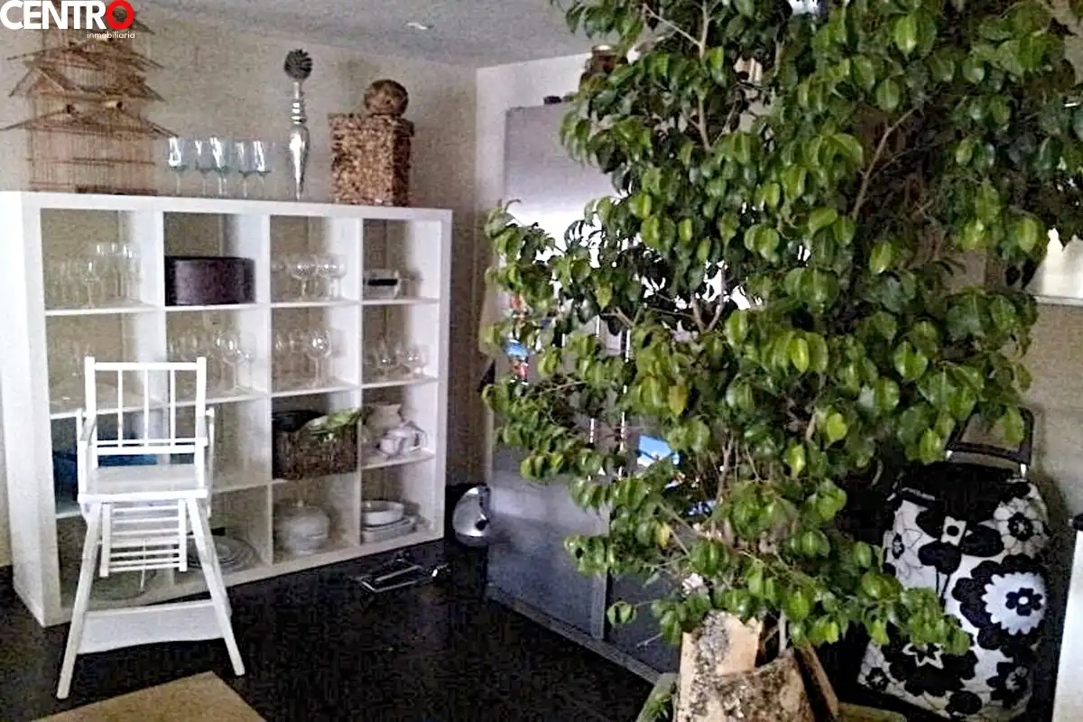 Sala d'estar de Casa o xalet en venda en Granada amb Aire condicionat, Calefacció i Jardí privat