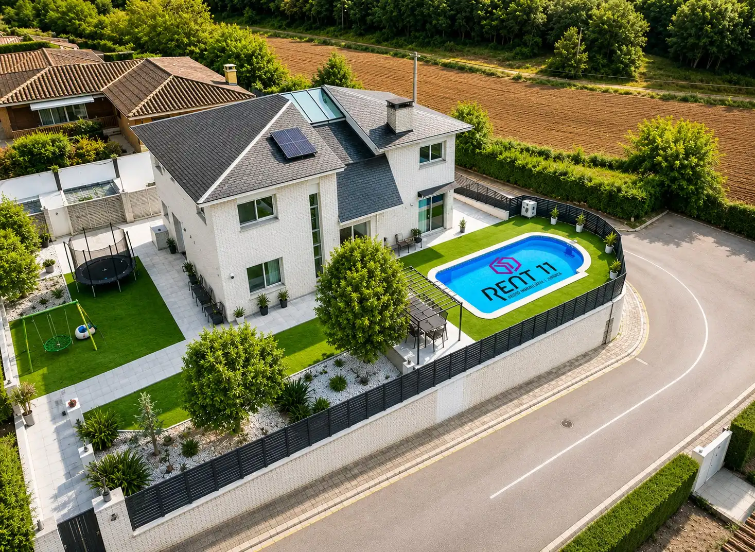 Piscina de Casa o xalet en venda en Girona amb Aire condicionat, Calefacció i Traster
