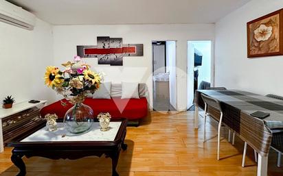 Wohnzimmer von Wohnung zum verkauf in  Madrid Capital mit Klimaanlage