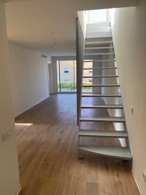 Piso de obra nueva con piscina en venta en Carrer d'Álvarez 25