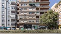 Vista exterior de Pis en venda en  Granada Capital amb Calefacció, Terrassa i Balcó