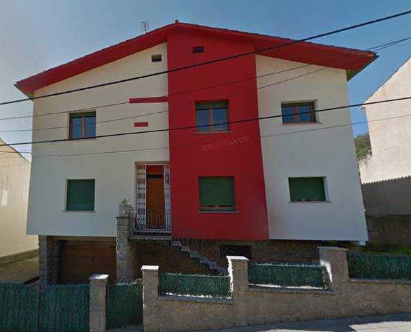 Casa-chalet en Venta en Carrer d'Àngel Guimerà, 11 en Sant Hipòlit de Voltregà