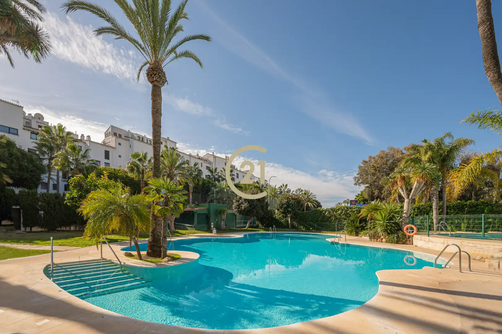 Piscina de Àtic en venda en Marbella amb Aire condicionat, Calefacció i Terrassa