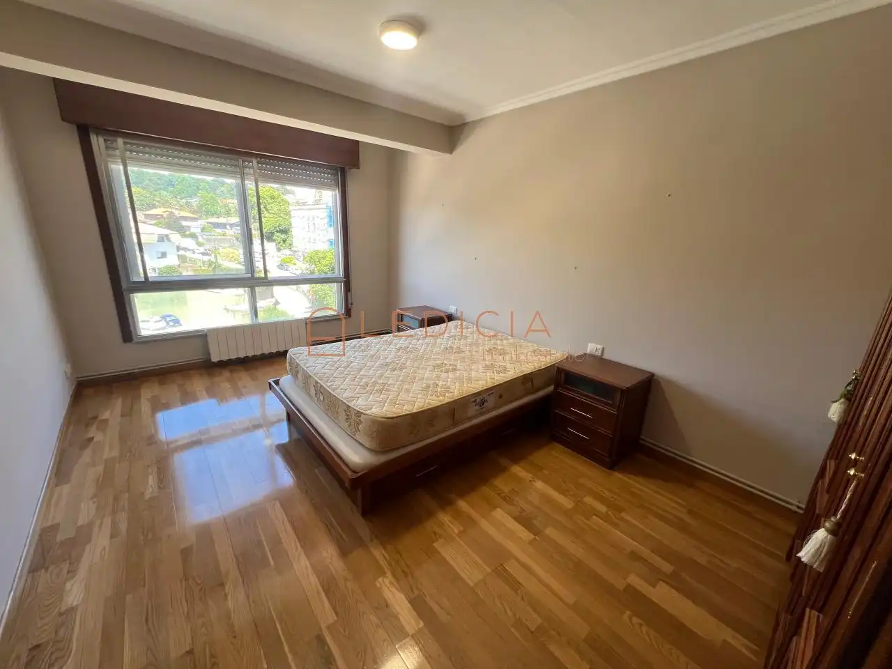 Habitación de Piso de alquiler en Vigo  con Calefacción, Parquet y Amueblado