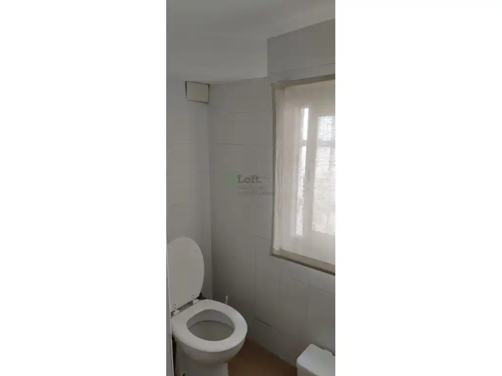 Bathroom of Commercial properties for rent in Badajoz